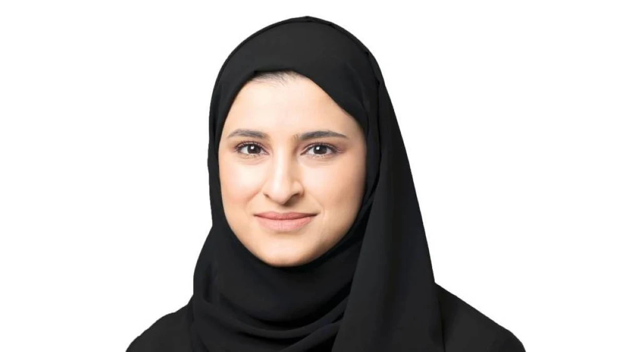 سارة الأميري تحتفل بتفوق أوائل الثانوية العامة للعام 2025-2026